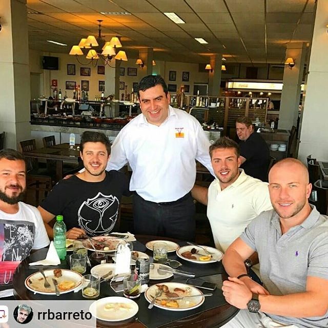 <p>#repost da visita do @rrbarreto ao Grill Hall Panorâmico no ano passado.<br />
? Na melhor churrascaria de Passo Fundo – RS. Sendo sempre muito bem recebidos pelo amigo Edson! Onde boa carne e ótimas amizades são prioridades na mesa. ?#eunogrillhall</p>
