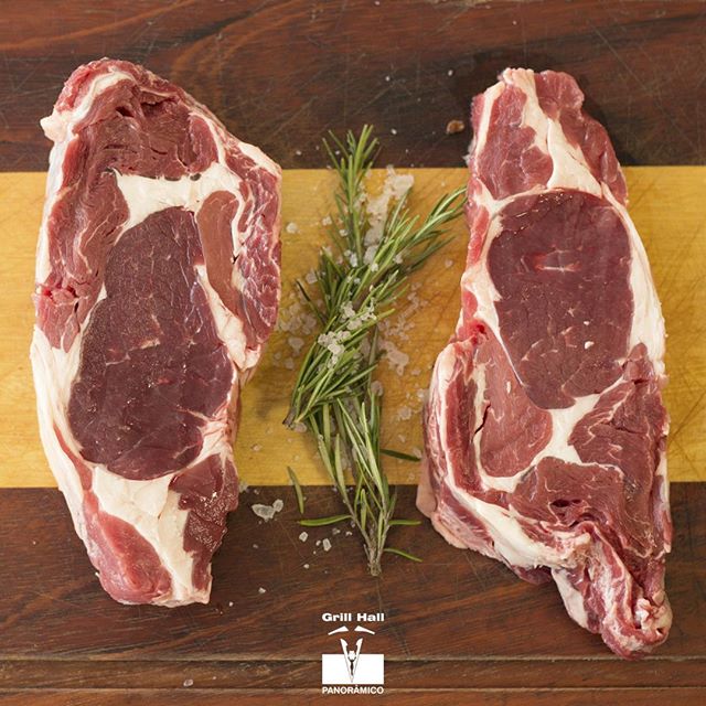 <p>O segredo para um bom churrasco começa desde a escolha da carne. Para os nossos clientes, selecionamos sempre os melhores cortes para servirmos um Rodízio de Carnes completo e com qualidade!<br />
Aproveite nossa promoção de Rodízio de Carnes: de segunda a sábado à noite, por R$40,00 por pessoa.<br />
#EuNoGrillHallPanorâmico #eunogrillhall #ChurrascoTodoDia #Qualidade</p>
